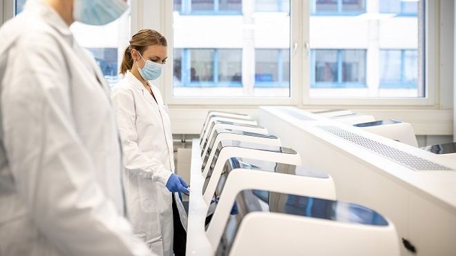 Rhonda Point of Care PCR-Schnelltests im Labor der Spindiag GmbH in Freiburg